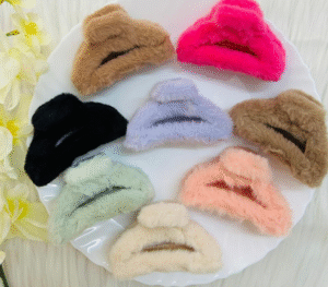 Big Size Triangle Fur Claw