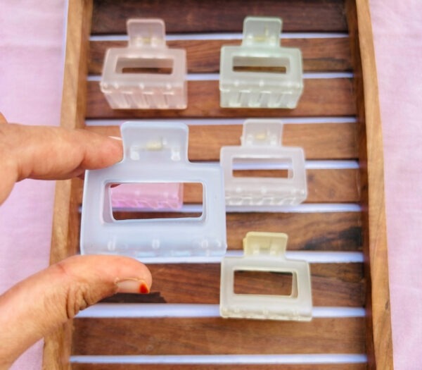 Haor Clip (6) Medium Transparent Rectangle Claw Clip