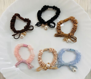 Medium Pearl Bow Type Hair Ties