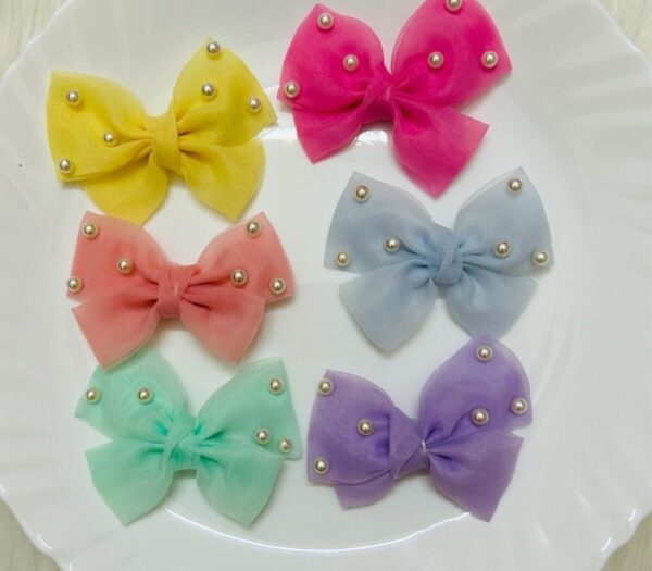 Medium Kids Pearl Bow Pin