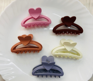 Medium Mini Heart Mat Clip