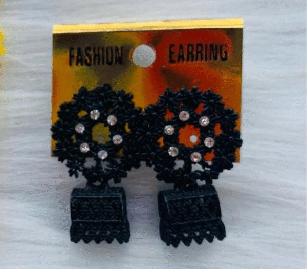 Full Black Earring with White Stone