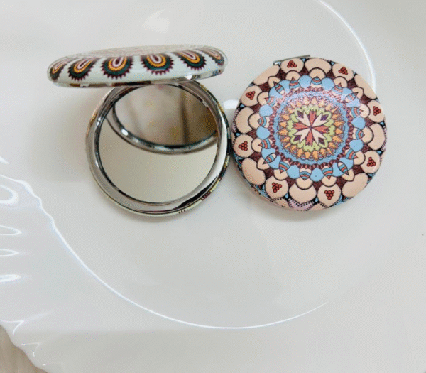 Fancy Designed Makeup Mirror
