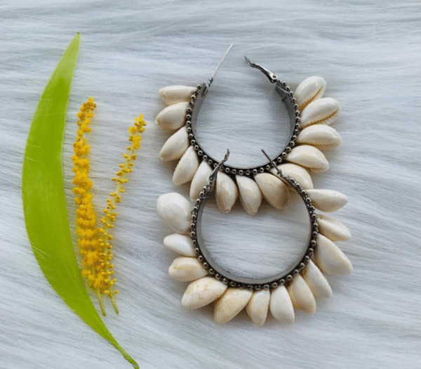 Conch Shell Hanging Earring