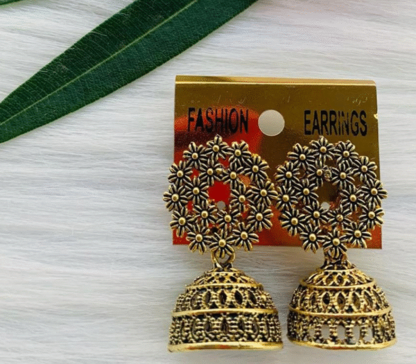 Medium Beautiful Golden Jhumka