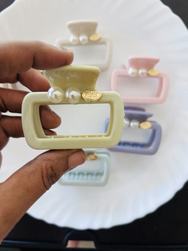 Medium Pastel Shade Korean Claws