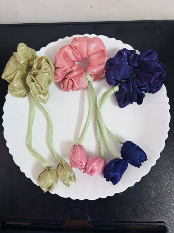 Medium Trending Tulip Hair Bow Band