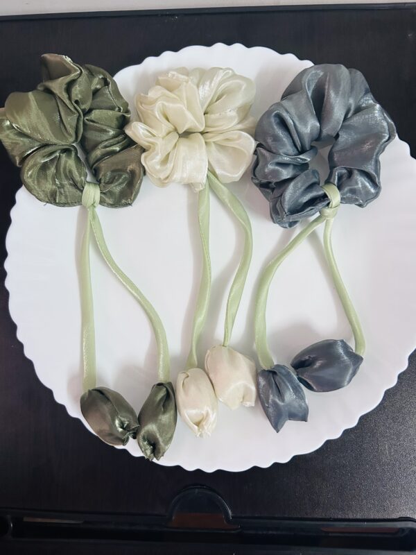 Medium Trending Tulip Hair Bow Band